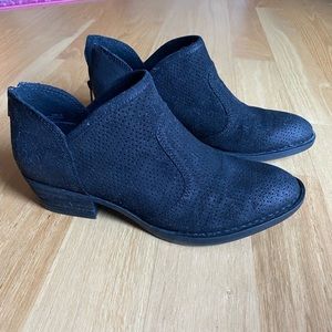 Born booties, black, size 7, never worn!